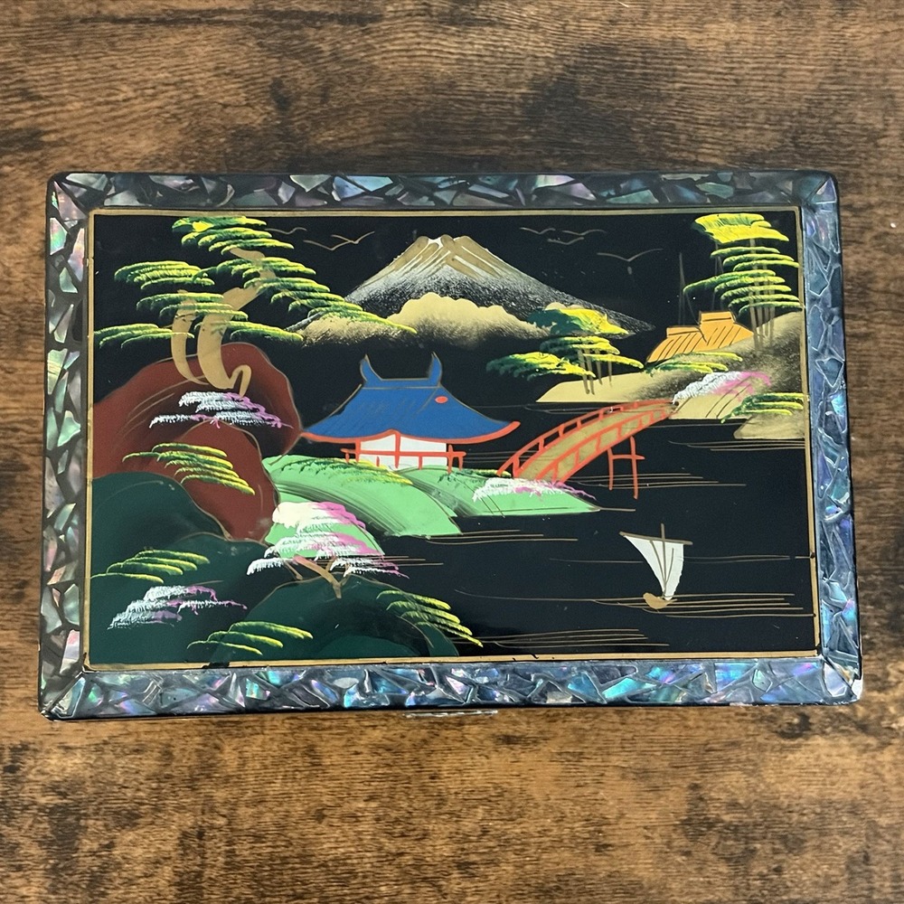 Japanese Black Lacquer Abalone Inlay Mt. Fuji Scenic Music Jewelry Box Vintage - Picture 2 of 12